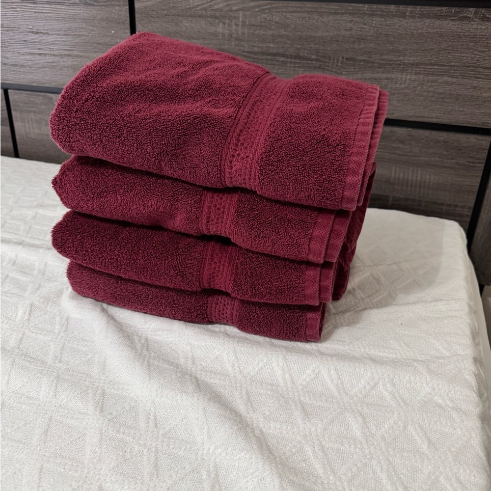 Plush Burgundy Bath Towels